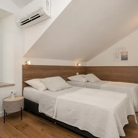 Diklic Villa *